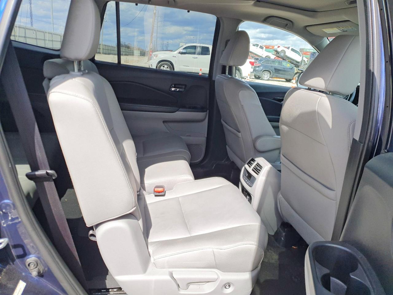 2016 HONDA PILOT TOURING photo 11
