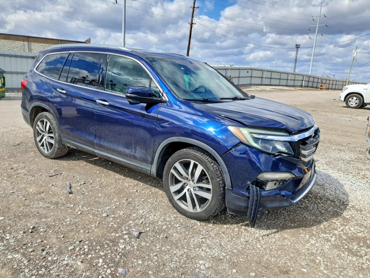 2016 HONDA PILOT TOURING photo 4