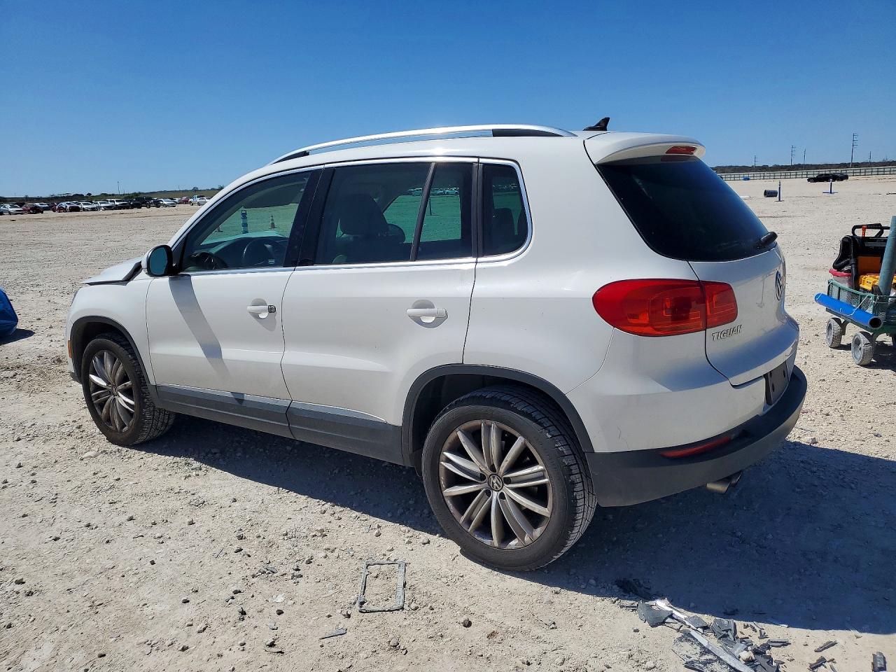 2013 VOLKSWAGEN TIGUAN S photo 3