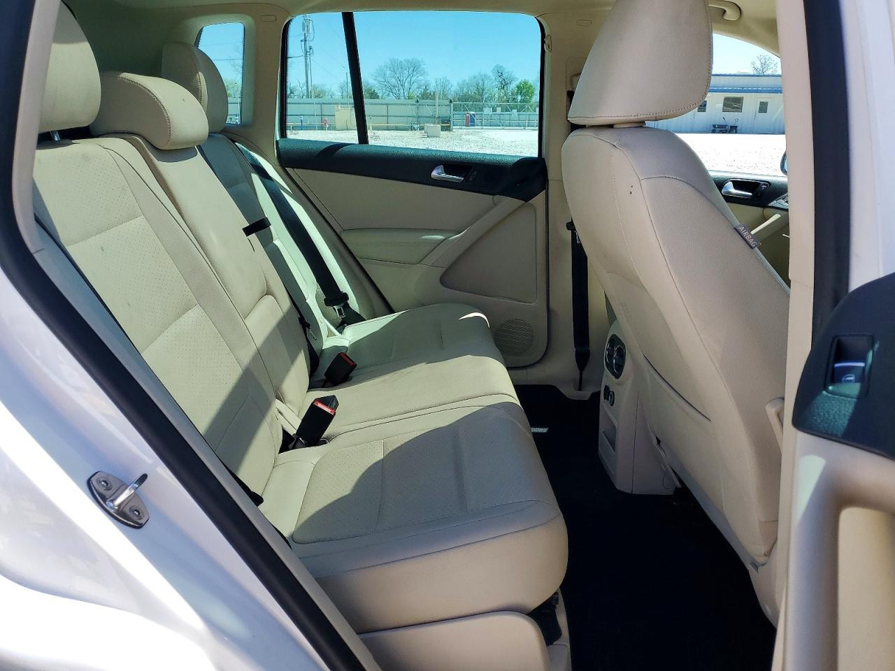2013 VOLKSWAGEN TIGUAN S photo 21