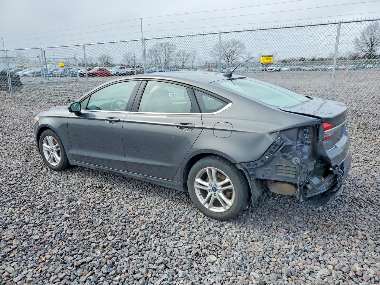 2018 FORD FUSION SE photo 2