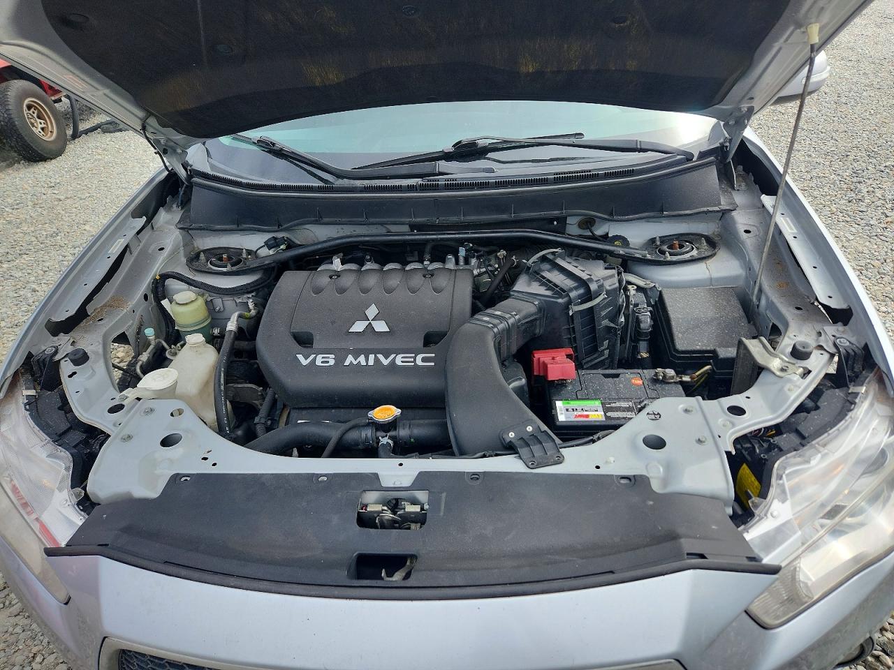 2010 MITSUBISHI OUTLANDER XLS photo 45