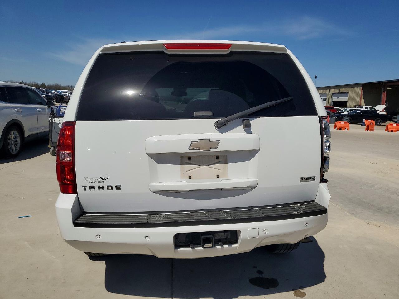 2011 CHEVROLET TAHOE C1500 LT photo 6
