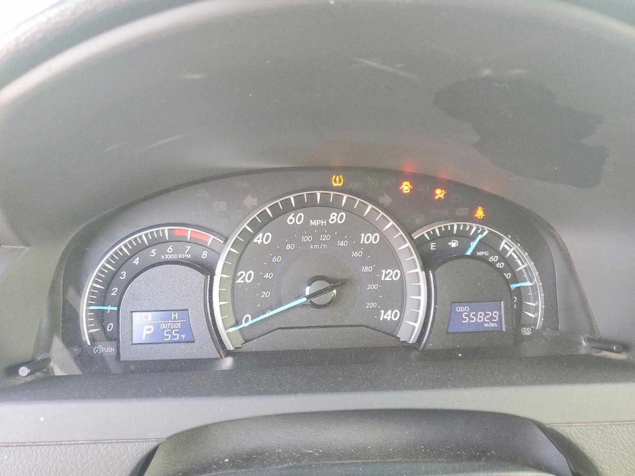 2012 TOYOTA CAMRY XLE photo 17