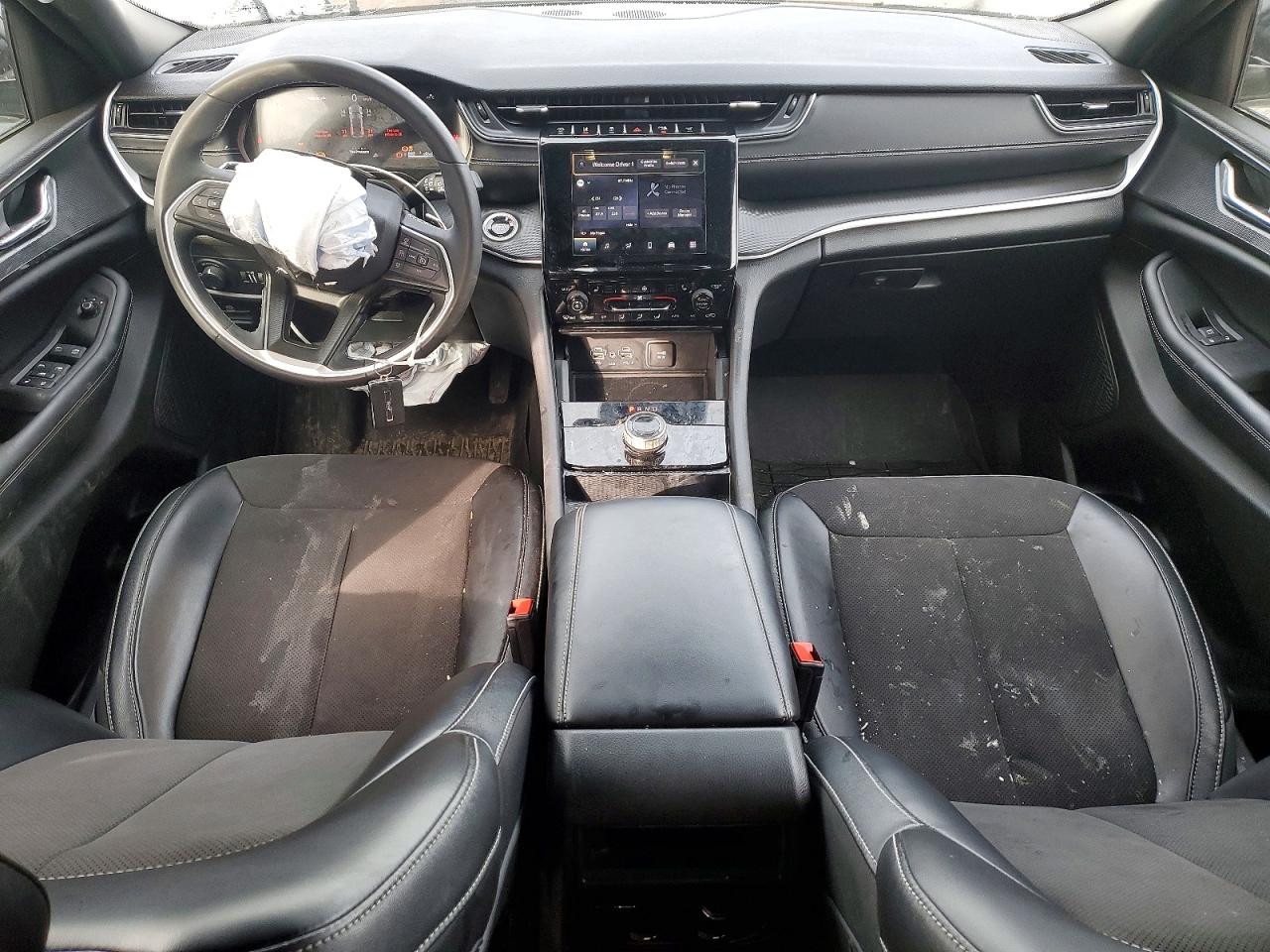 2024 JEEP GRAND CHEROKEE LAREDO photo 22
