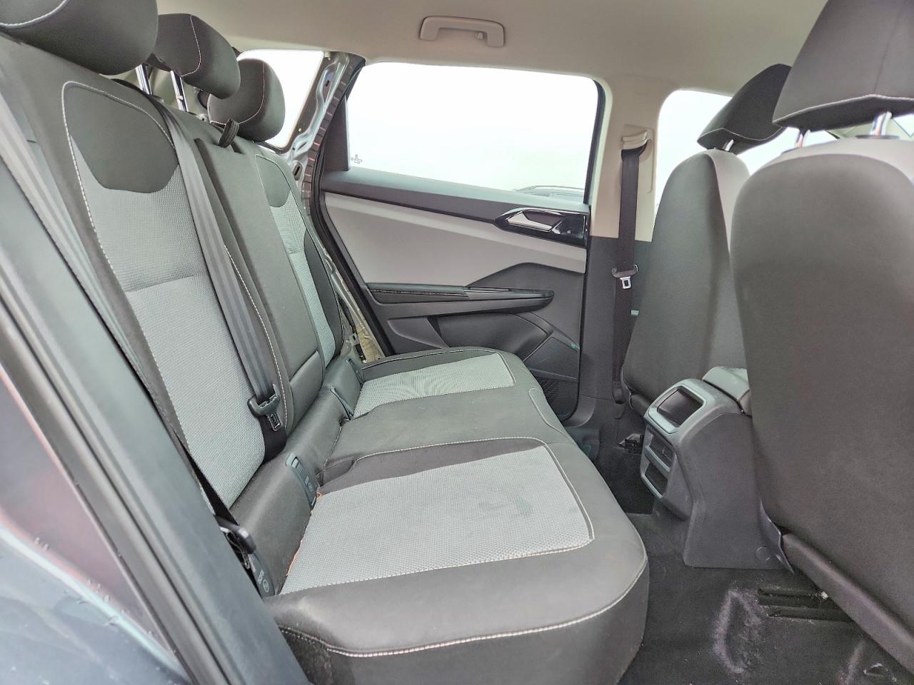 2024 VOLKSWAGEN TAOS S photo 21