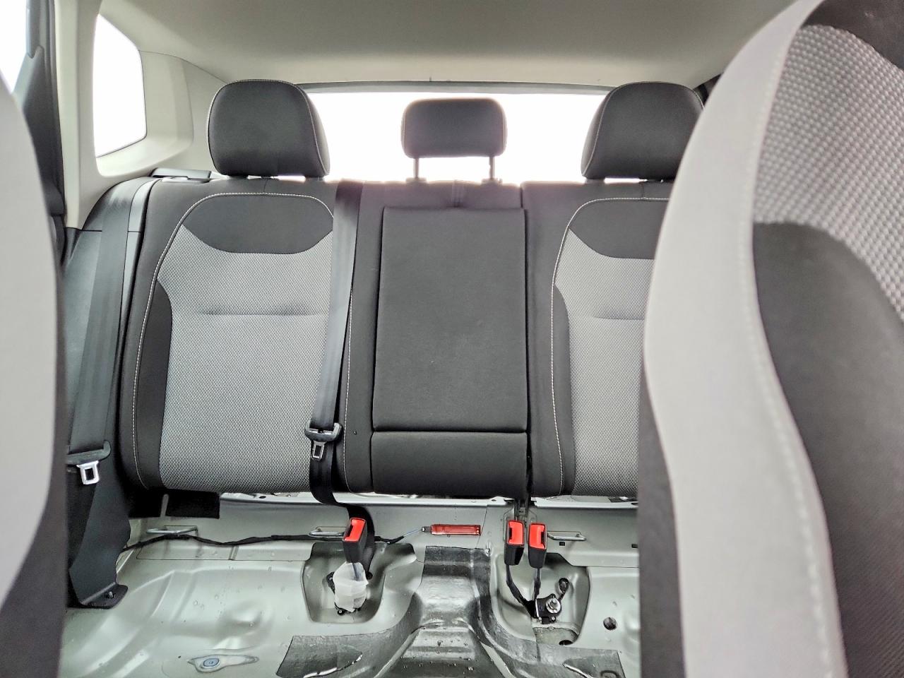 2024 VOLKSWAGEN TAOS S photo 19