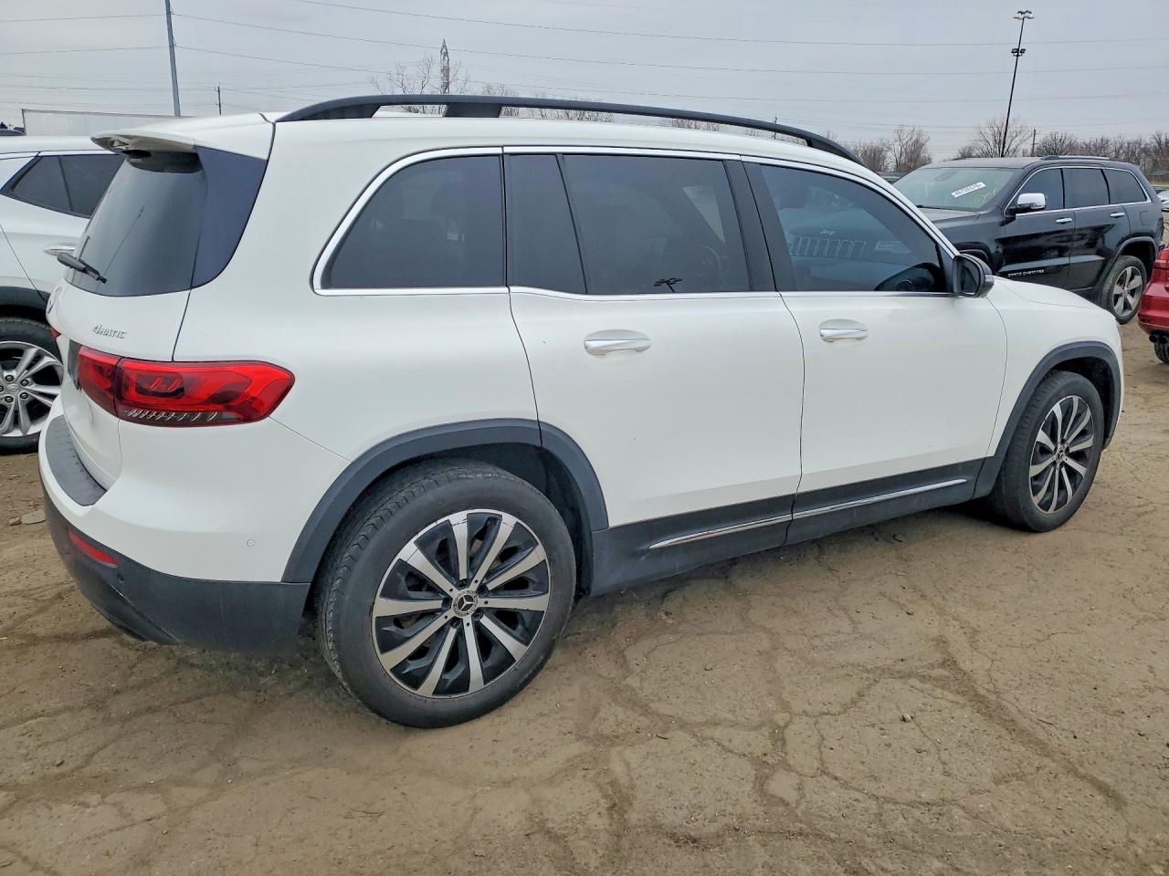 2020 MERCEDES-BENZ GLB 250 4MATIC photo 3