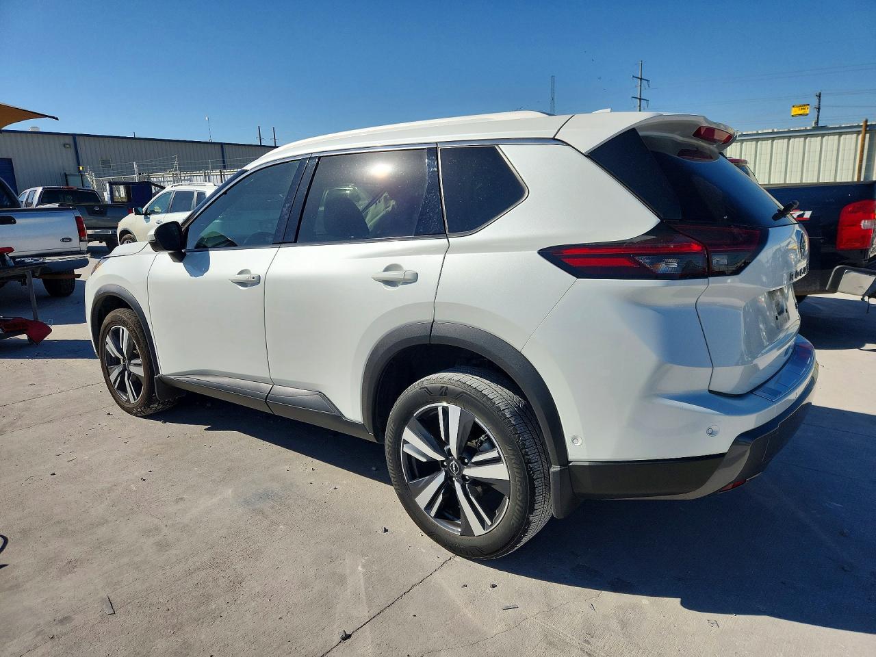 2024 NISSAN ROGUE SL photo 3