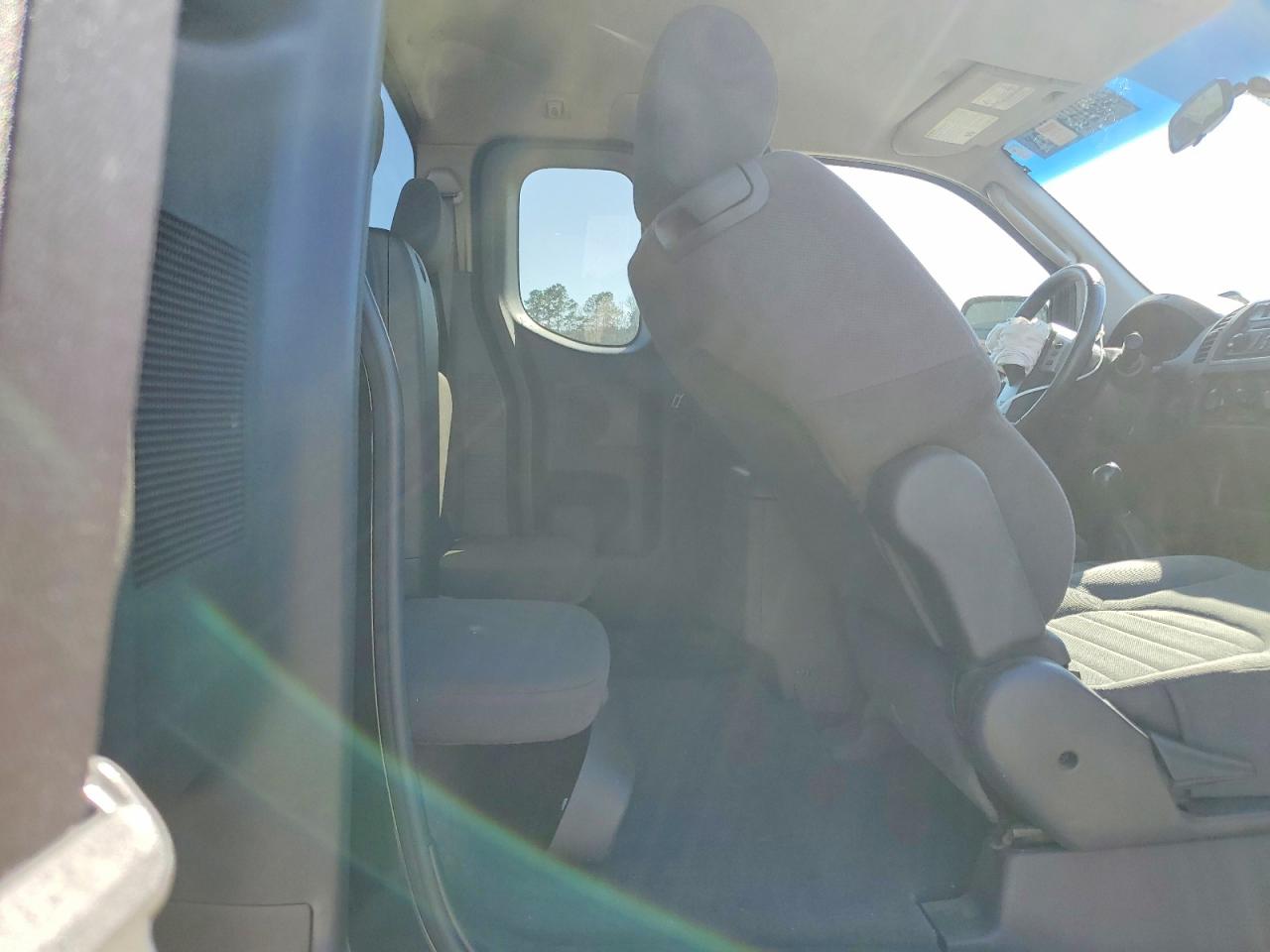 2006 NISSAN FRONTIER XE photo 19