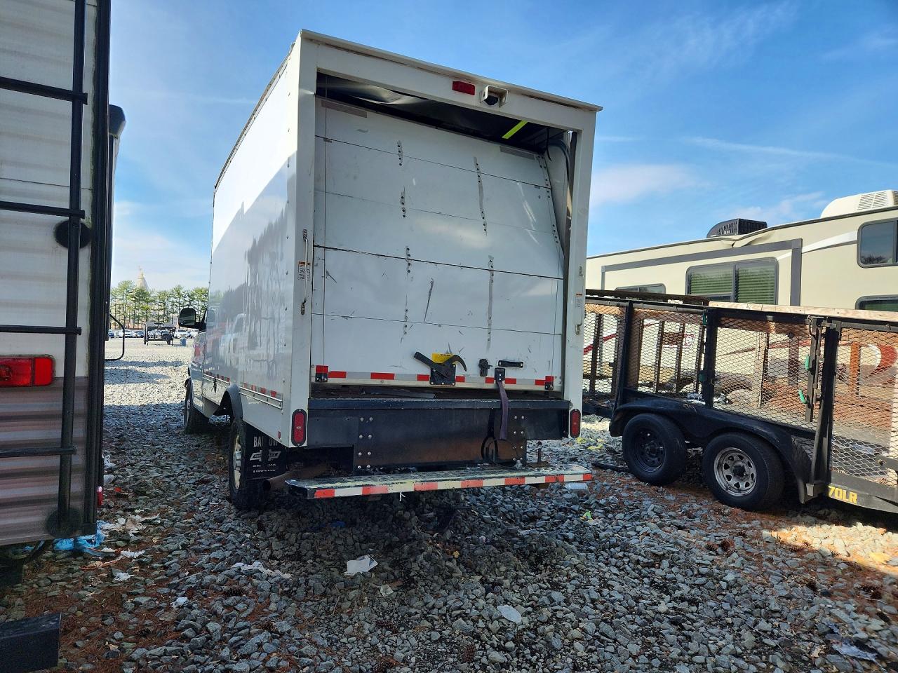 2021 CHEVROLET EXPRESS G3500 BOX TRUCK photo 4
