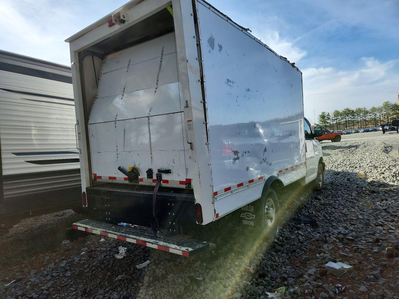 2021 CHEVROLET EXPRESS G3500 BOX TRUCK photo 7