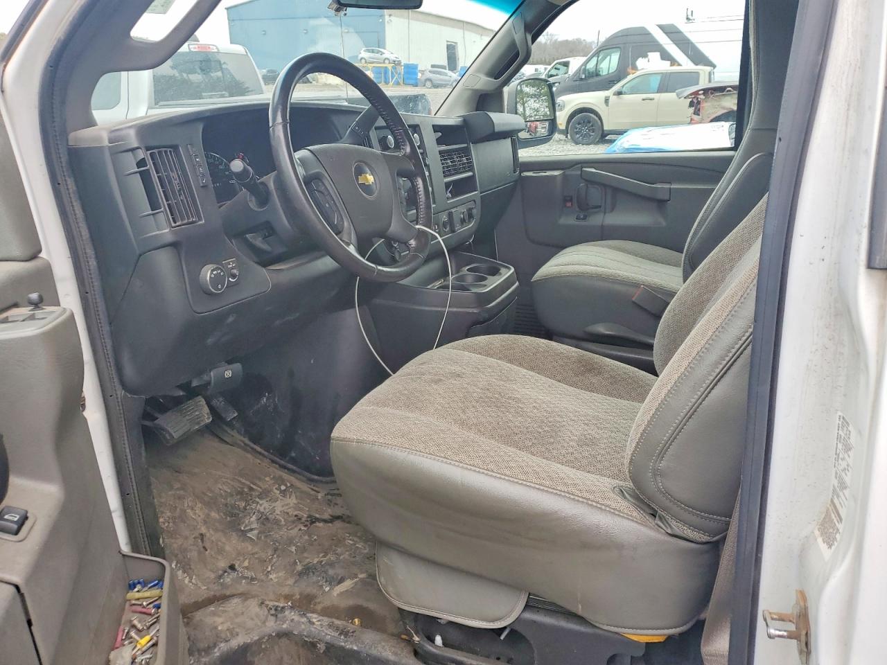 2021 CHEVROLET EXPRESS G3500 BOX TRUCK photo 19