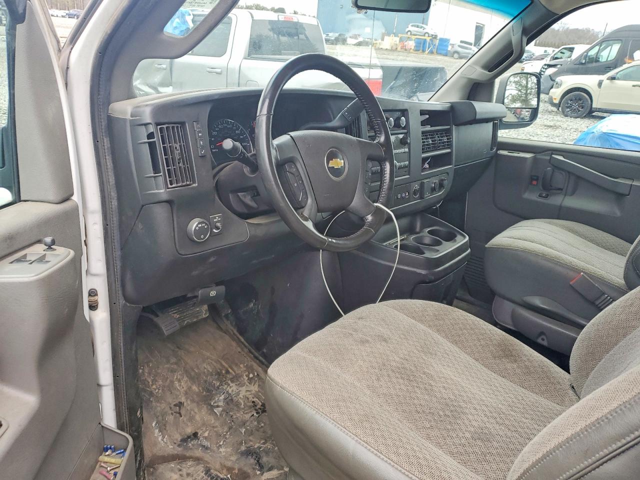 2021 CHEVROLET EXPRESS G3500 BOX TRUCK photo 22