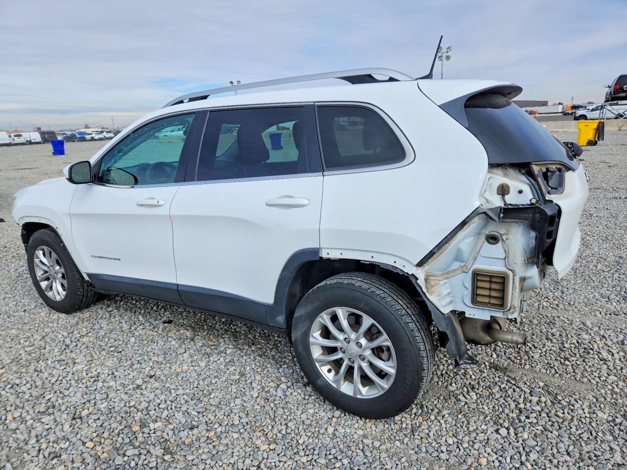 2019 JEEP CHEROKEE LATITUDE photo 2