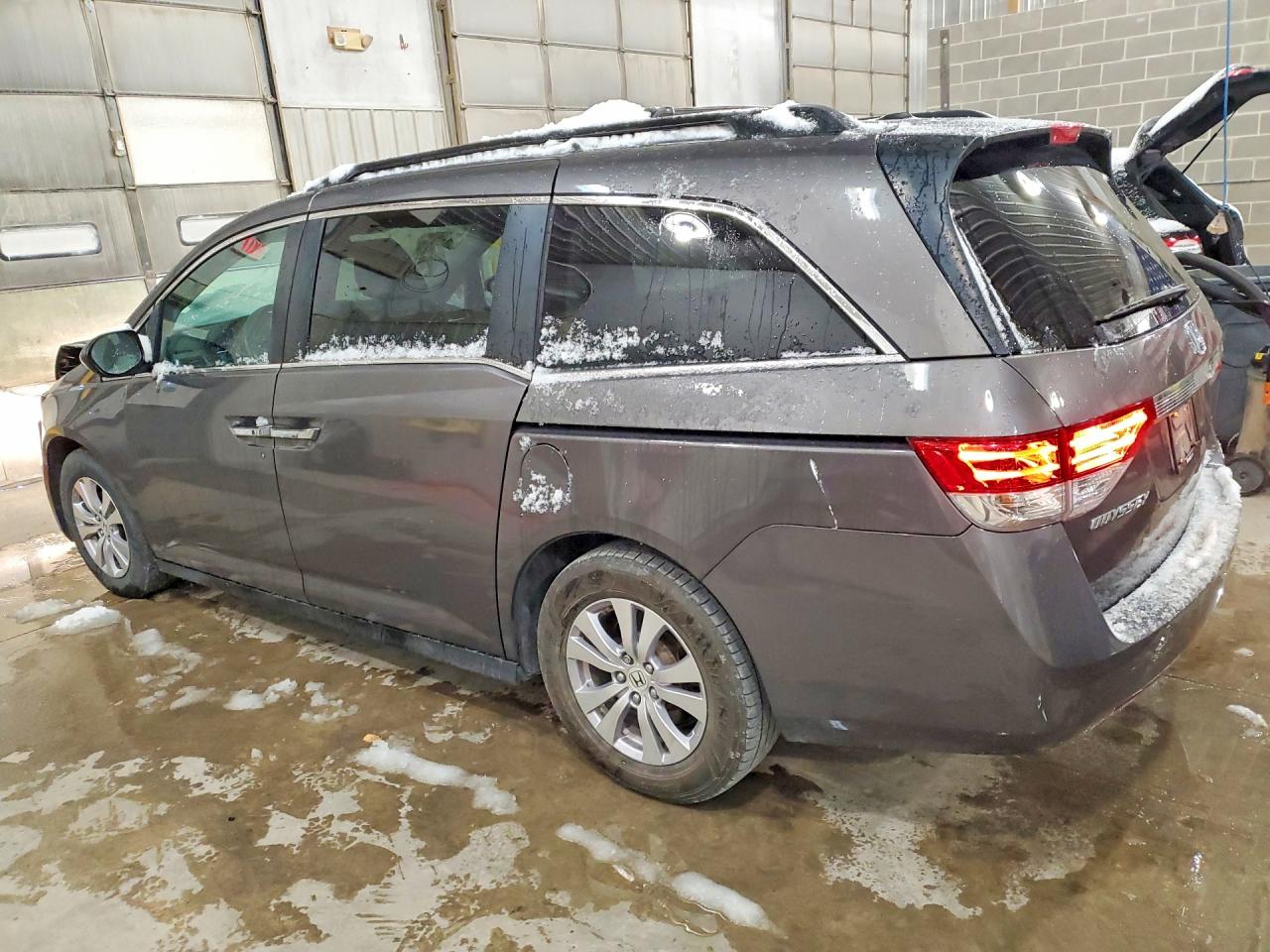 2016 HONDA ODYSSEY SE photo 2