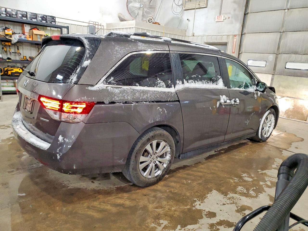 2016 HONDA ODYSSEY SE photo 3