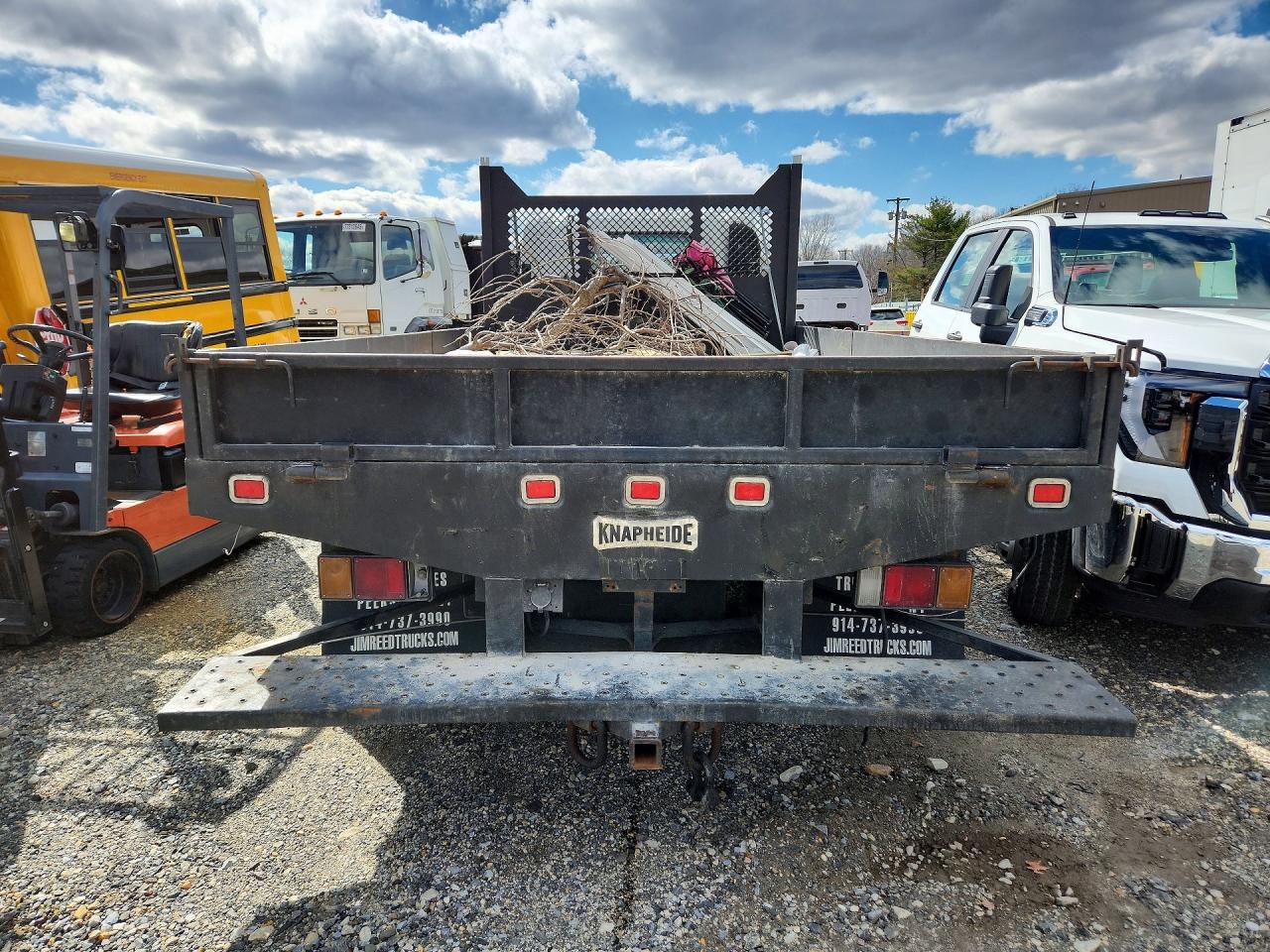 2011 ISUZU NPR photo 11