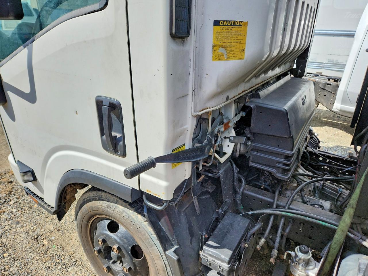 2011 ISUZU NPR photo 21