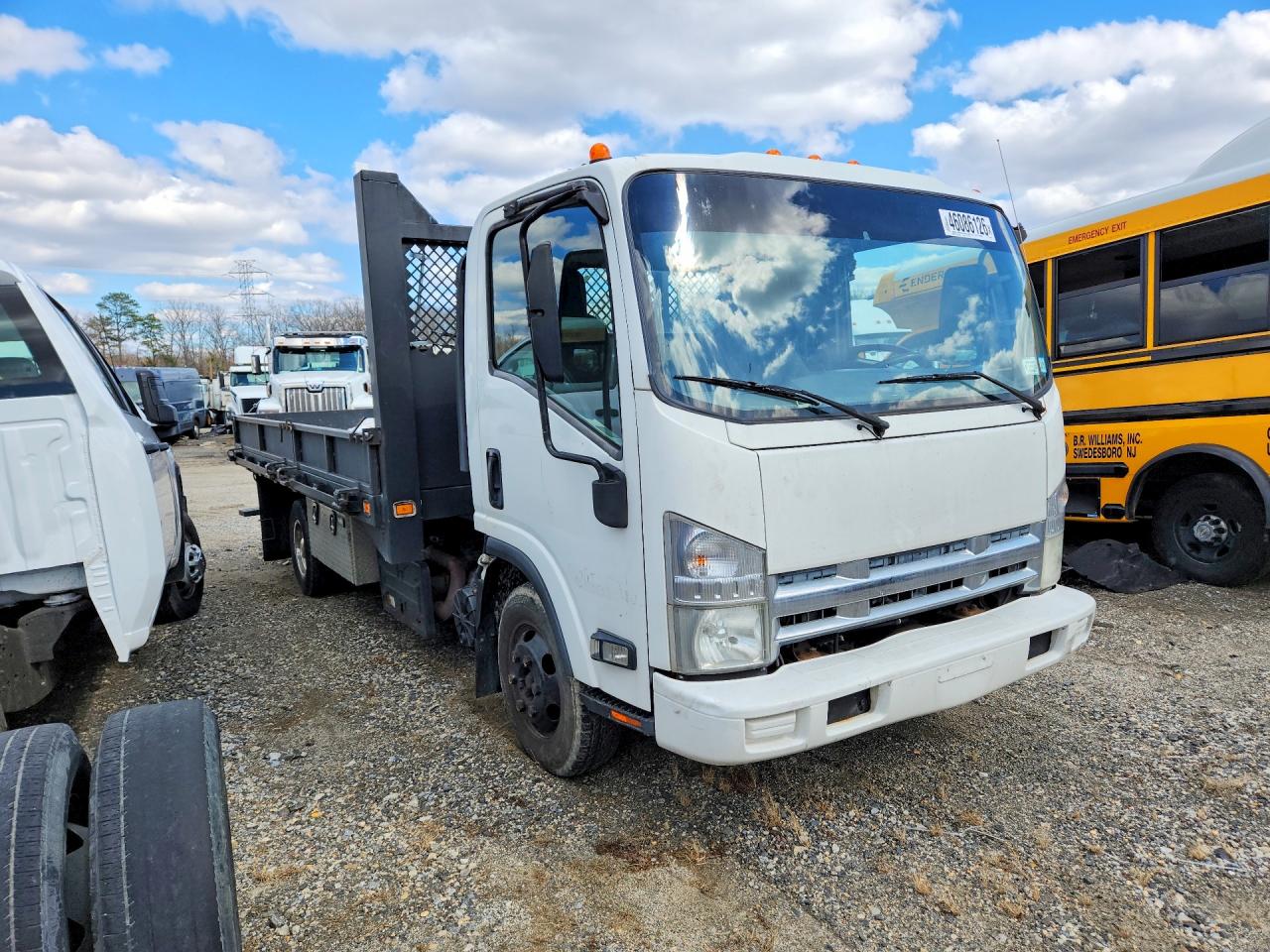 2011 ISUZU NPR photo 7