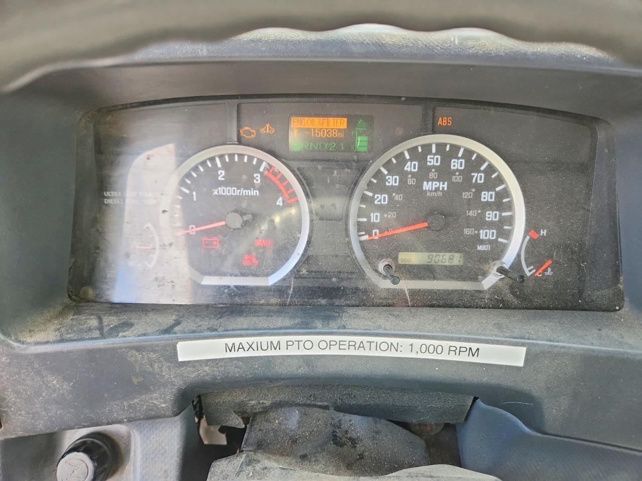 2011 ISUZU NPR photo 17