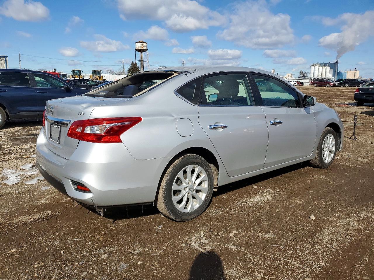 2019 NISSAN SENTRA SV photo 3