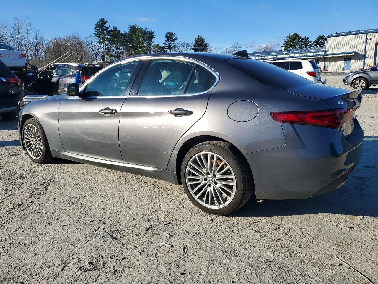 2017 ALFA ROMEO GIULIA TI Q4 photo 3