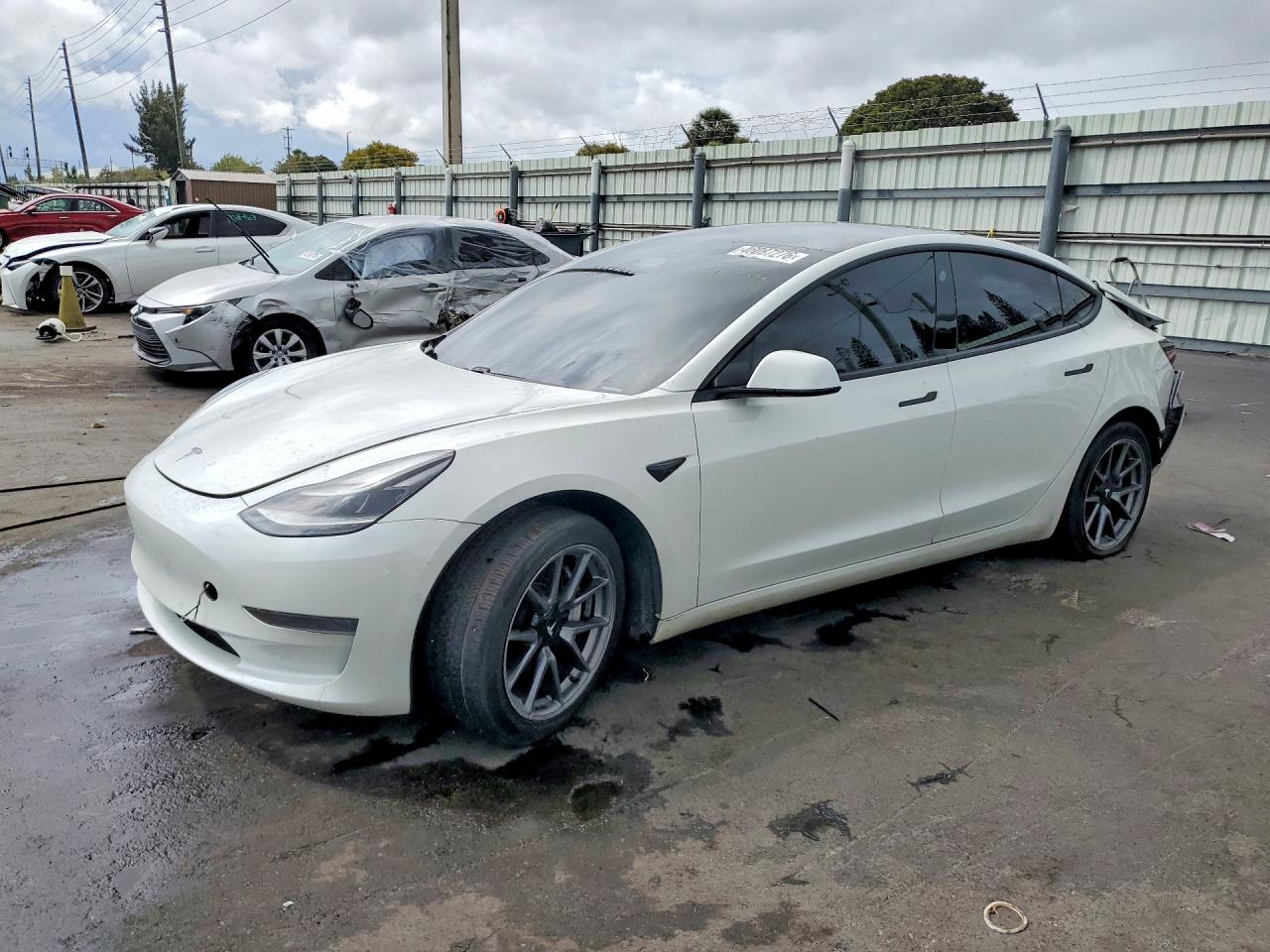 2021 TESLA MODEL 3