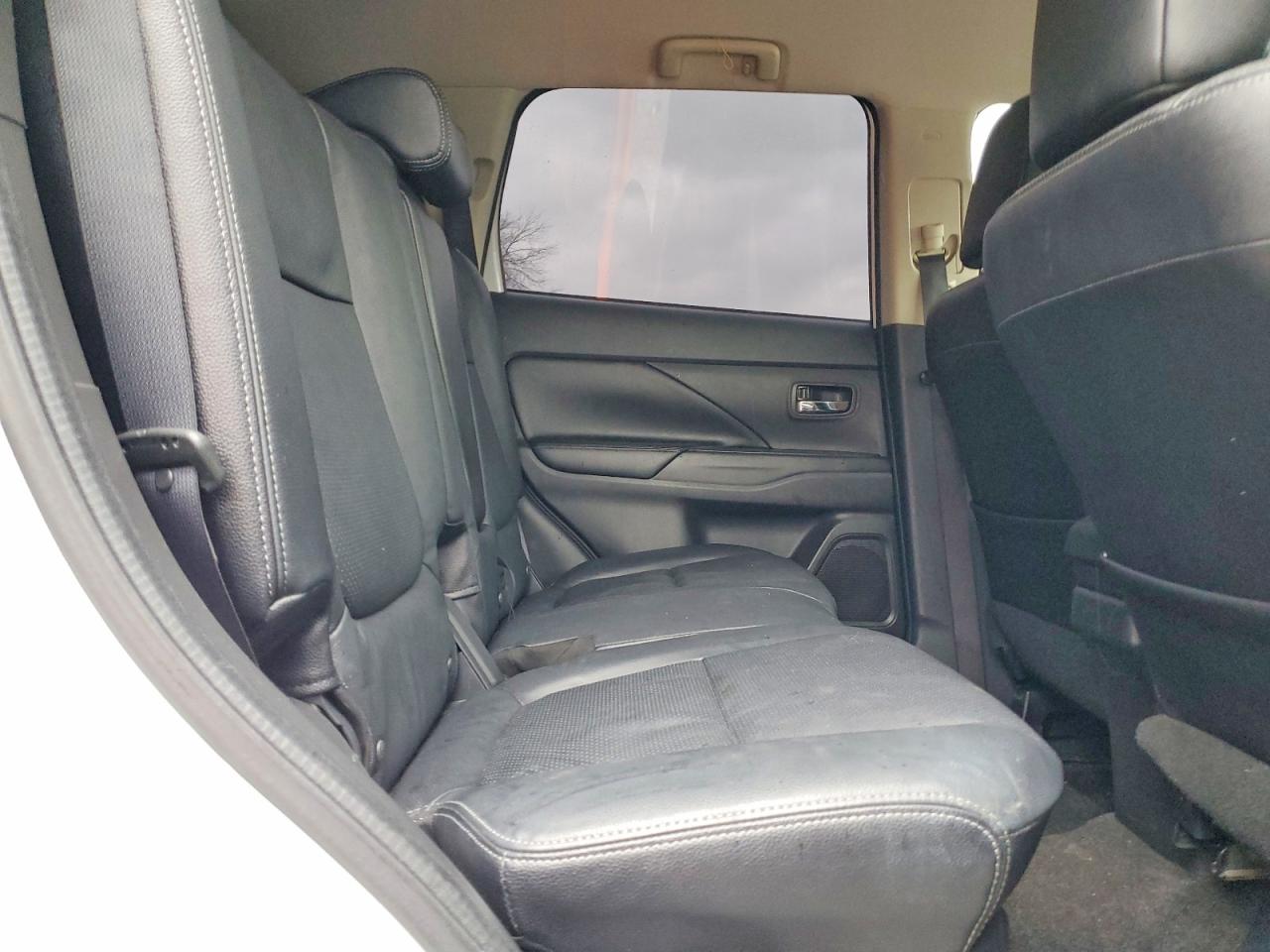 2018 MITSUBISHI OUTLANDER SE photo 21