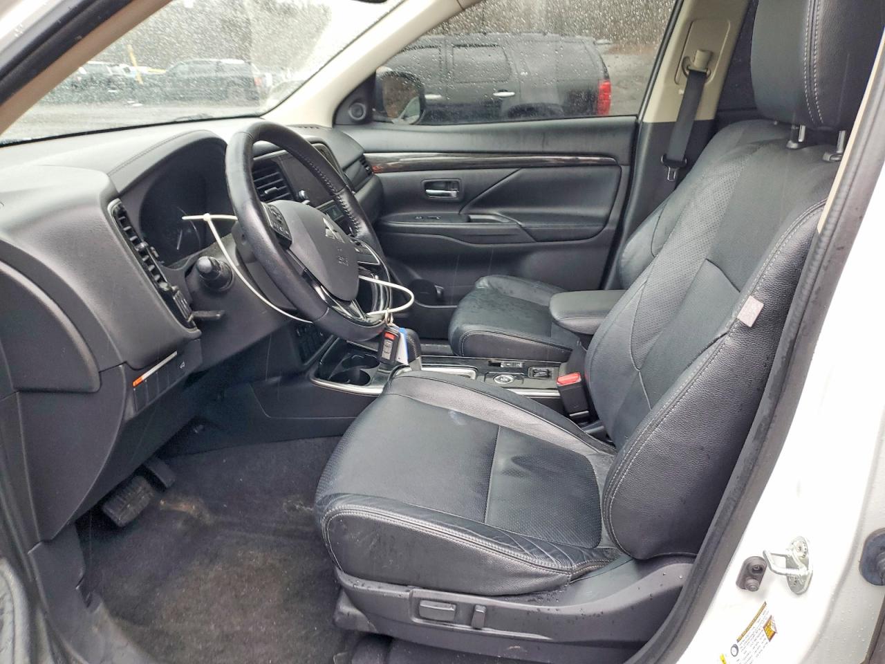 2018 MITSUBISHI OUTLANDER SE photo 13
