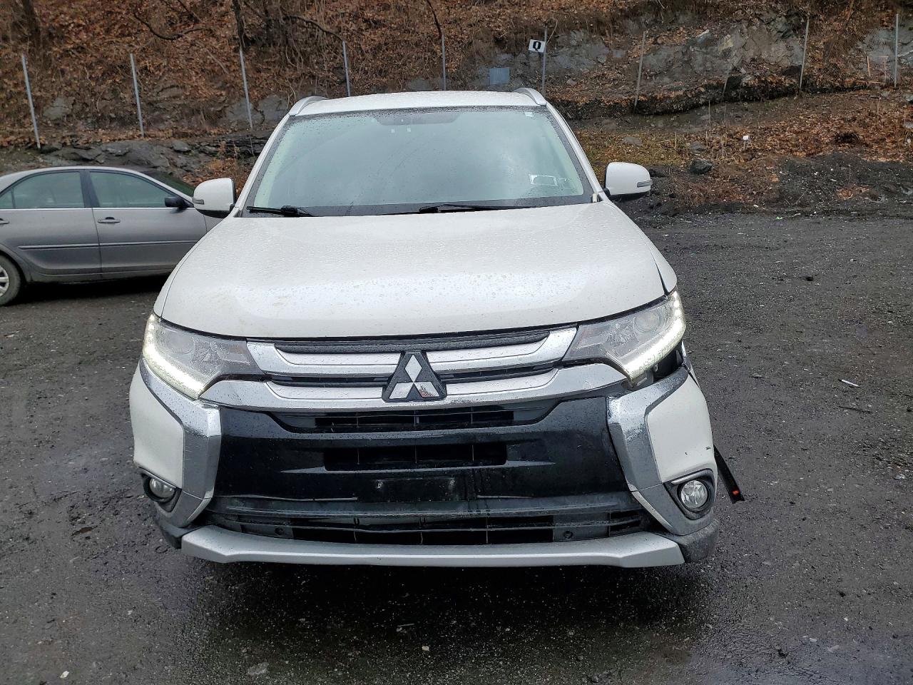 2018 MITSUBISHI OUTLANDER SE photo 9