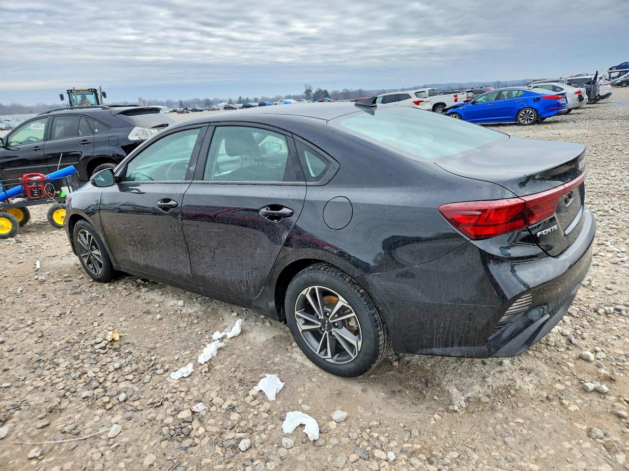 2023 KIA FORTE LXS photo 4