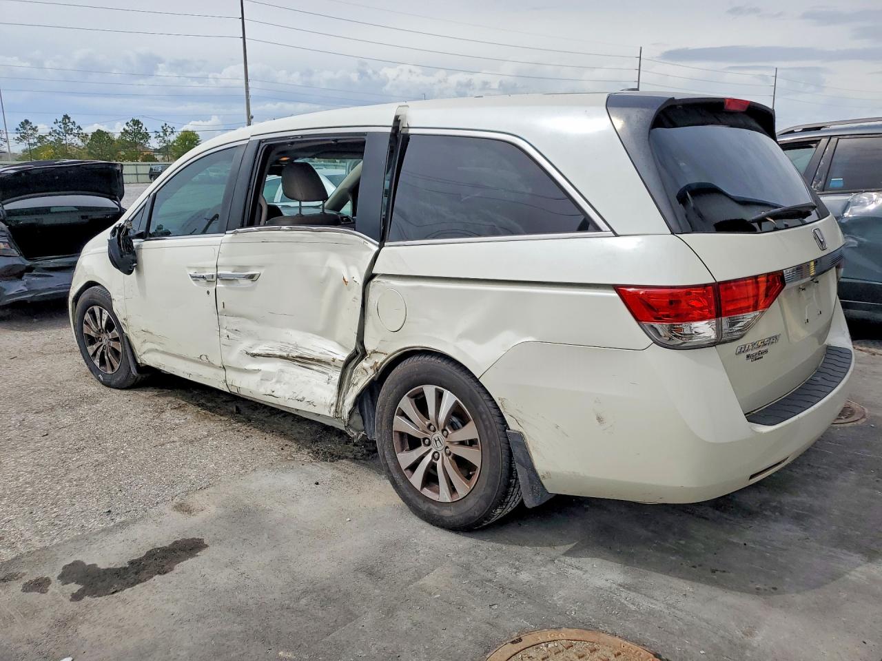 2016 HONDA ODYSSEY EXL photo 2