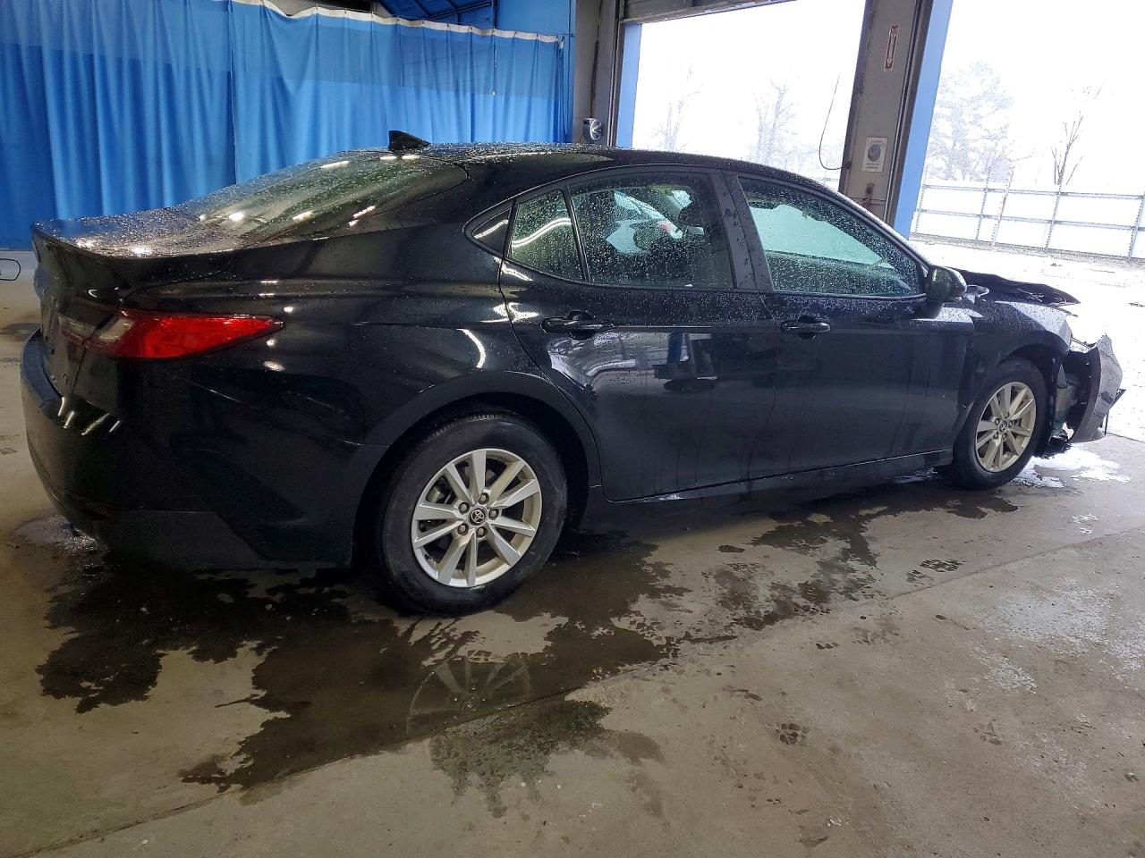 2025 TOYOTA CAMRY LE photo 5