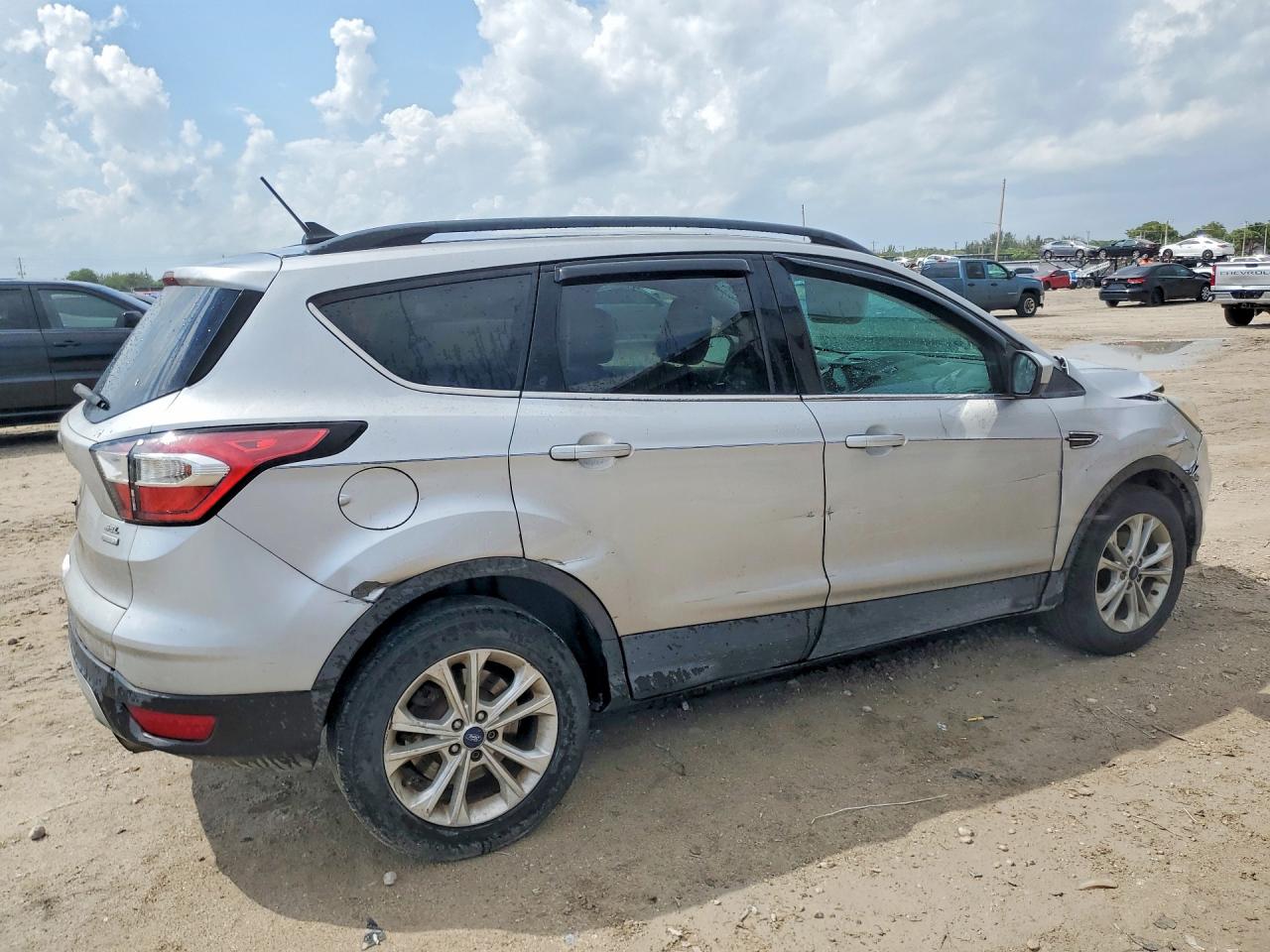 2018 FORD ESCAPE SEL photo 3