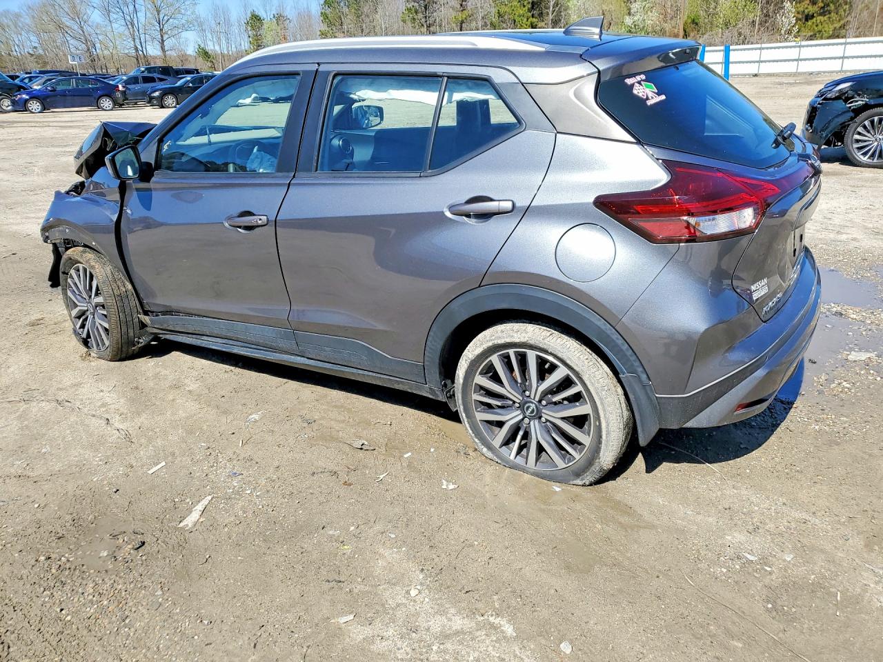 2022 NISSAN KICKS SV photo 3