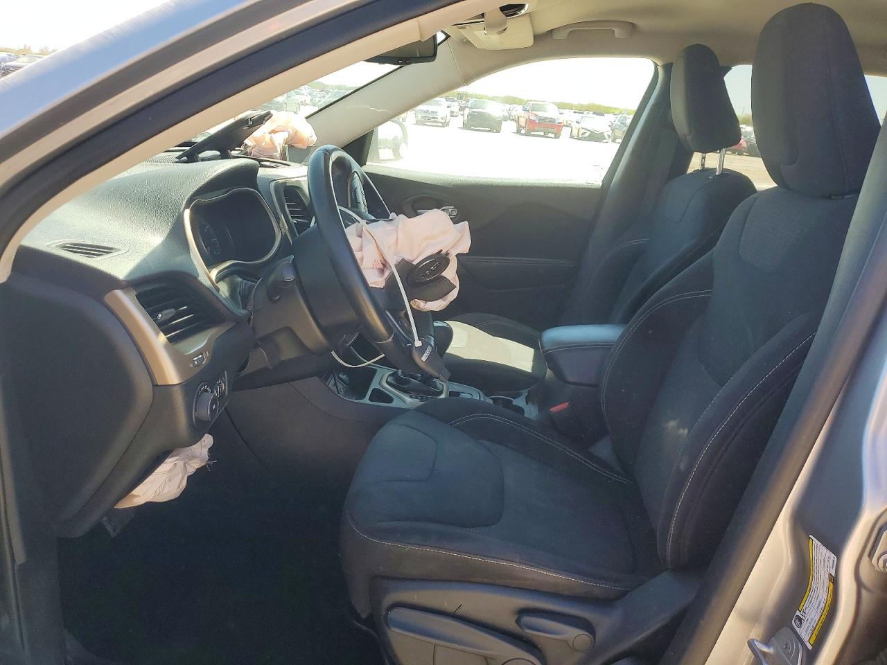2015 JEEP CHEROKEE LATITUDE photo 7