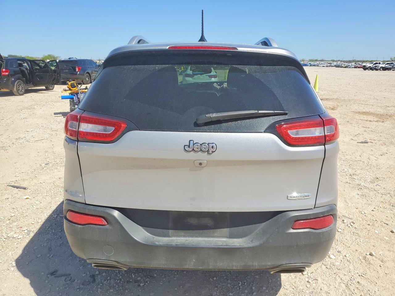 2015 JEEP CHEROKEE LATITUDE photo 6