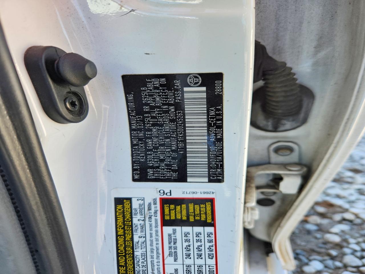 2013 TOYOTA CAMRY LE photo 12