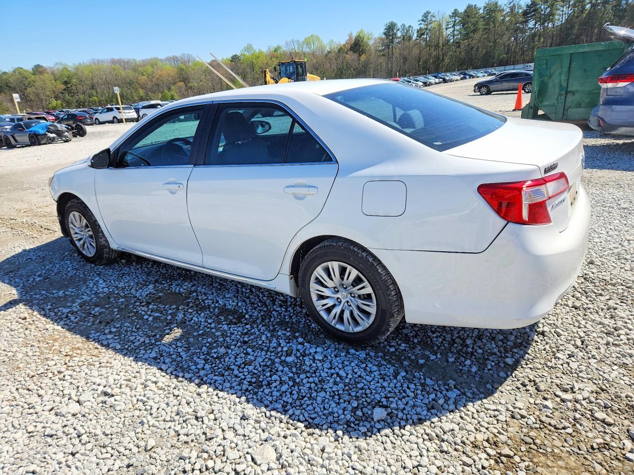 2013 TOYOTA CAMRY LE photo 2