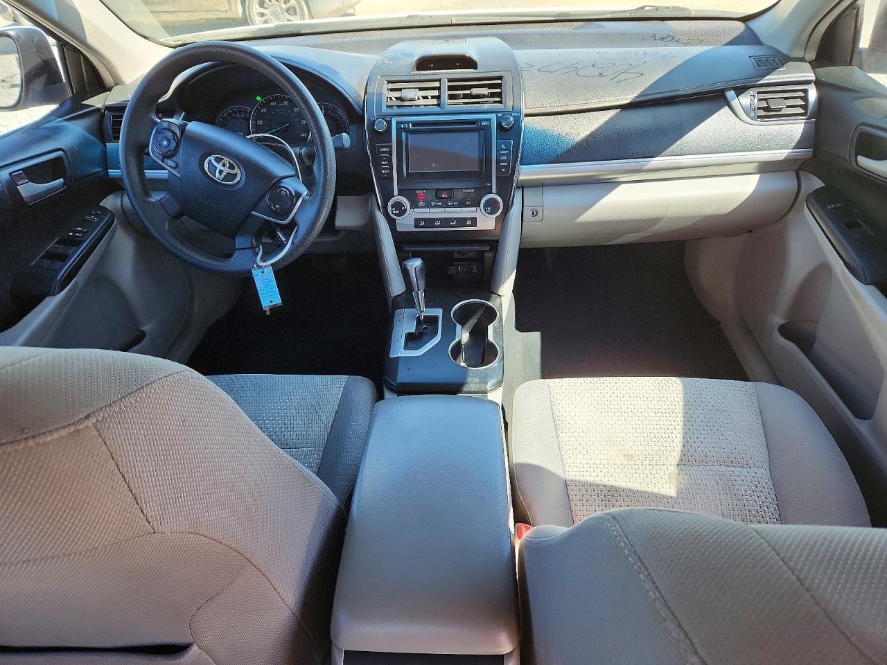2013 TOYOTA CAMRY LE photo 8