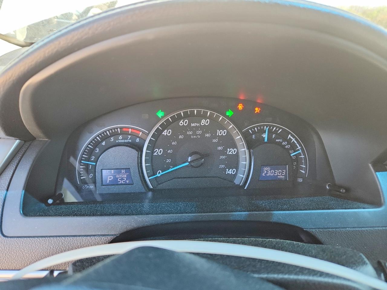 2013 TOYOTA CAMRY LE photo 9
