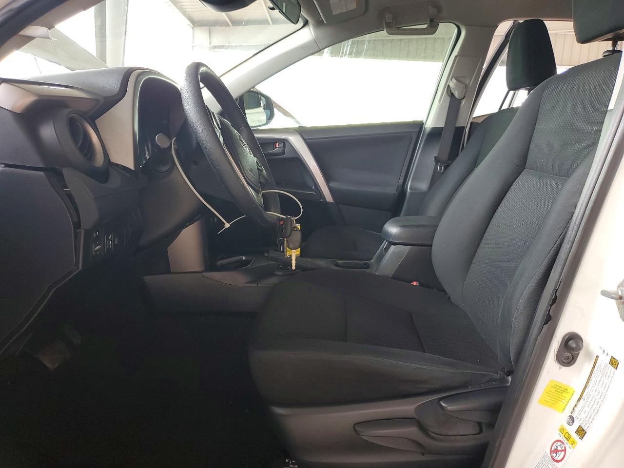 2017 TOYOTA RAV4 LE photo 7
