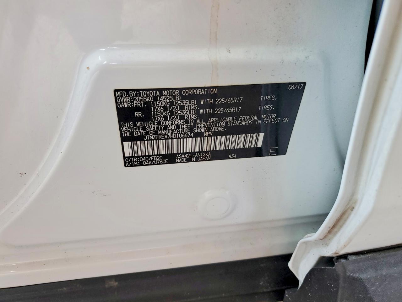 2017 TOYOTA RAV4 LE photo 13