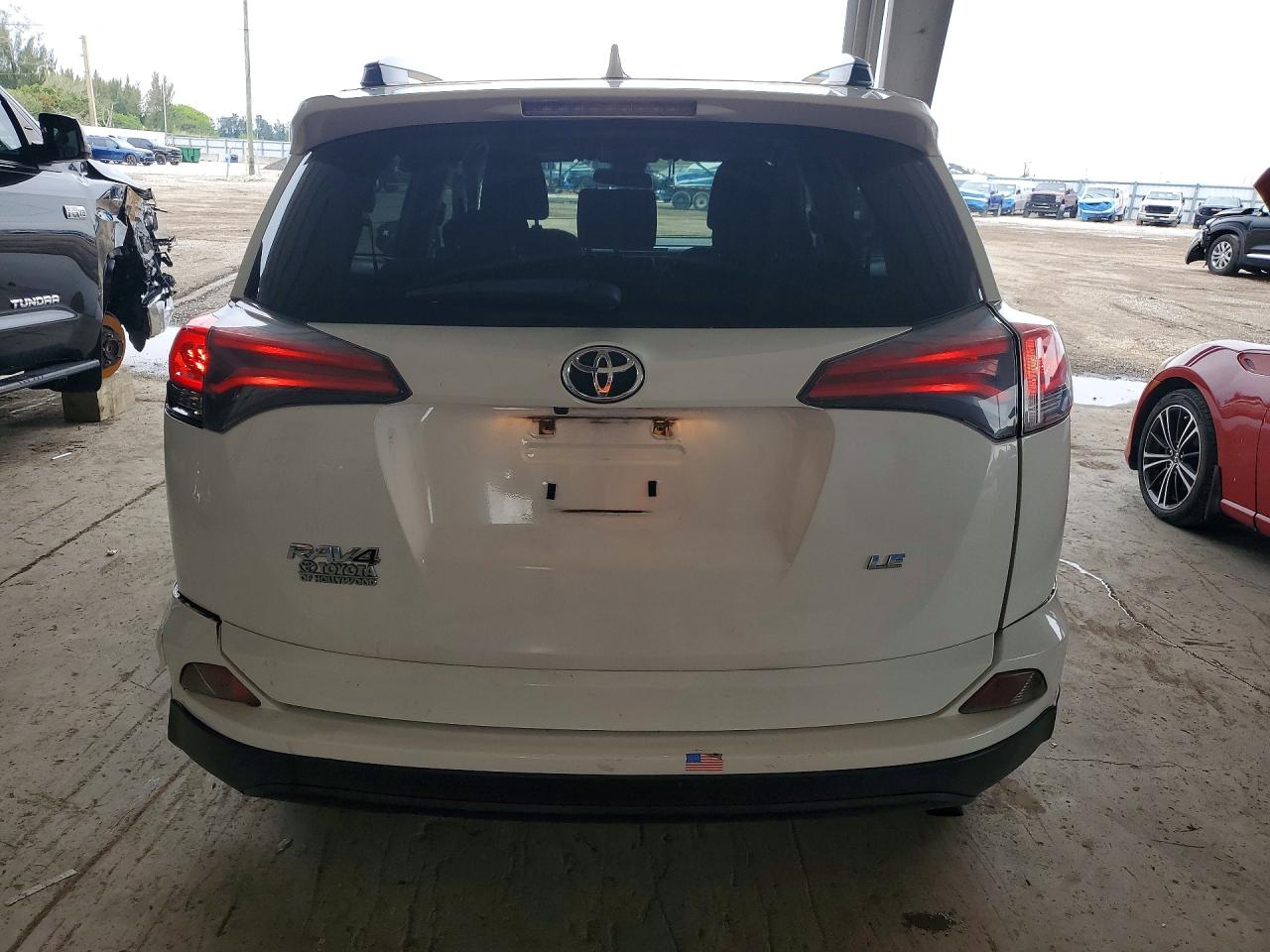 2017 TOYOTA RAV4 LE photo 6