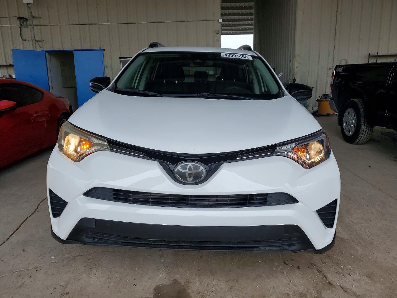 2017 TOYOTA RAV4 LE photo 5