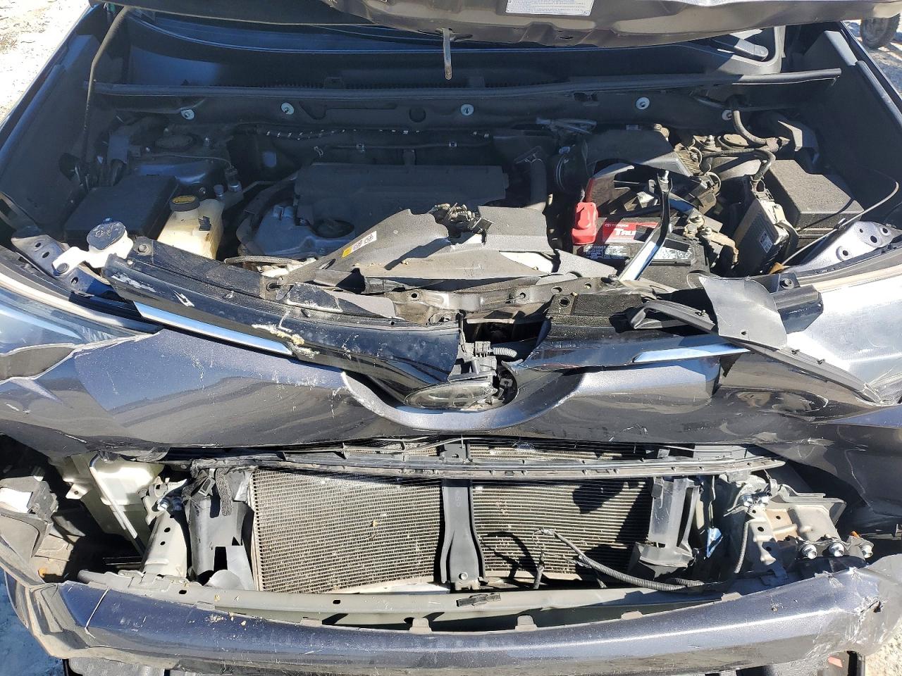 2018 TOYOTA RAV4 XLE photo 12