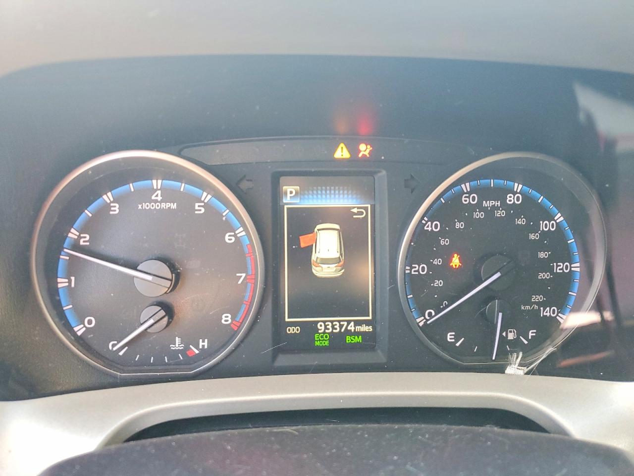 2018 TOYOTA RAV4 XLE photo 9