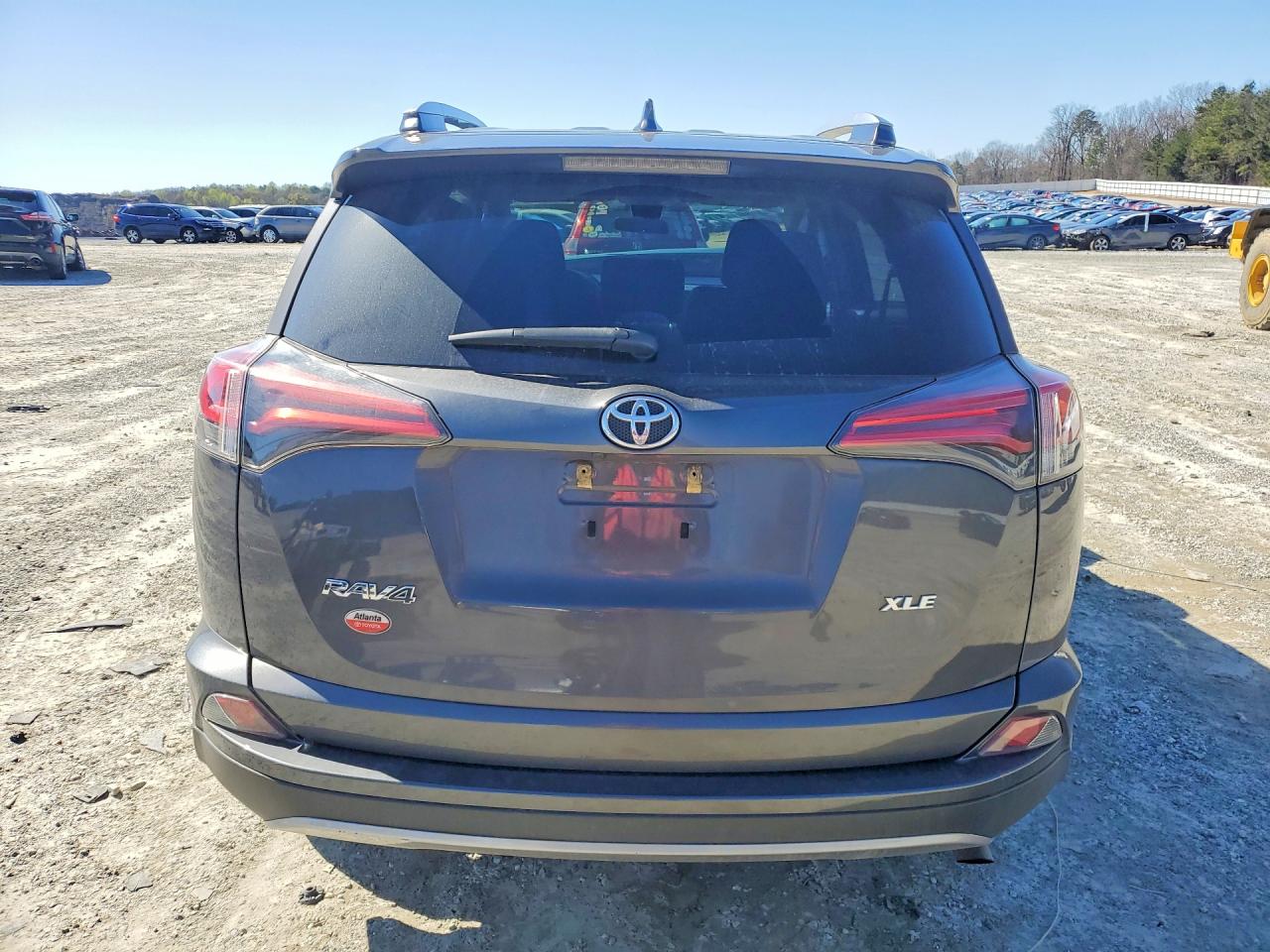 2018 TOYOTA RAV4 XLE photo 6