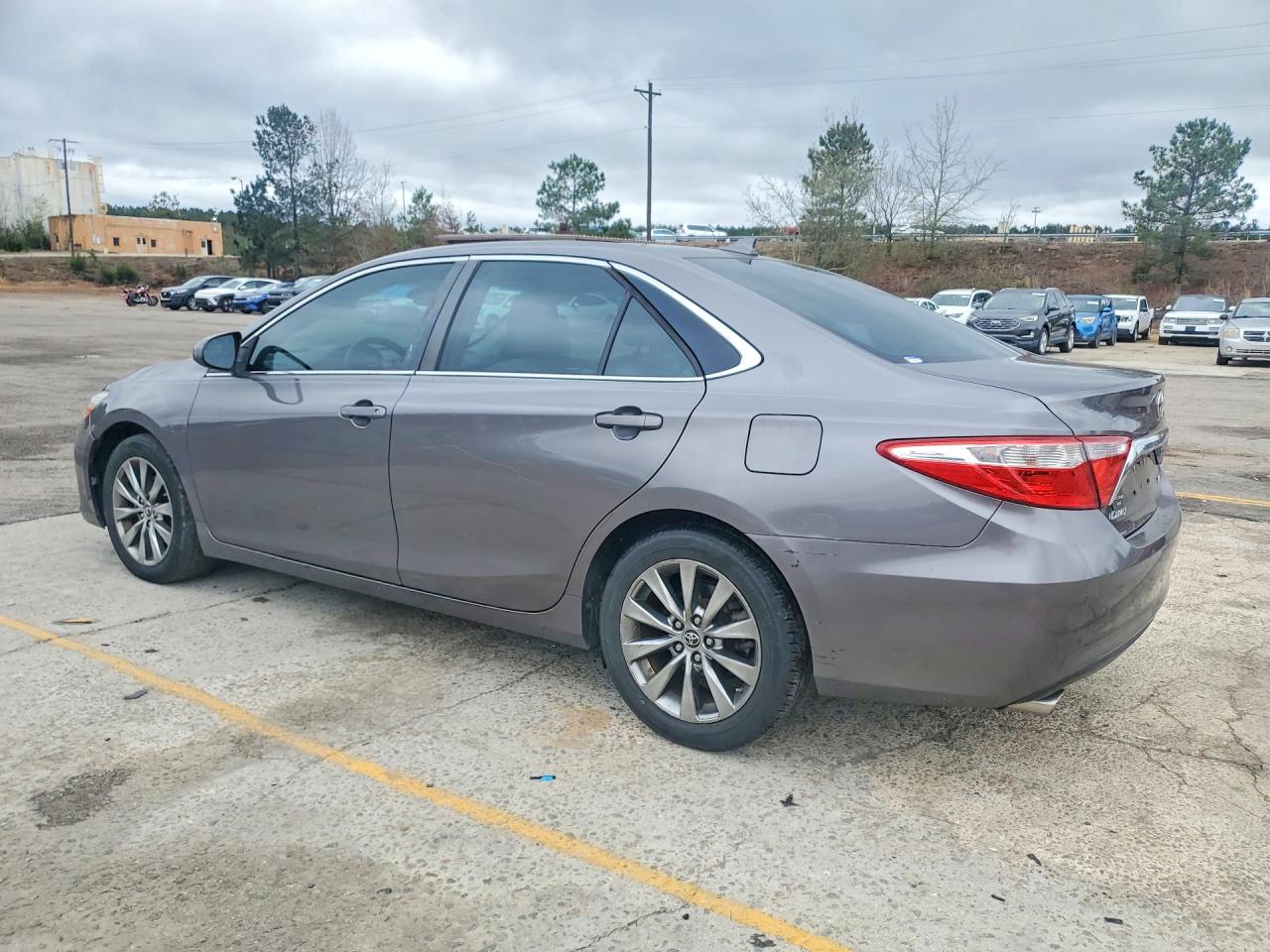 2015 TOYOTA CAMRY XLE V6 photo 2